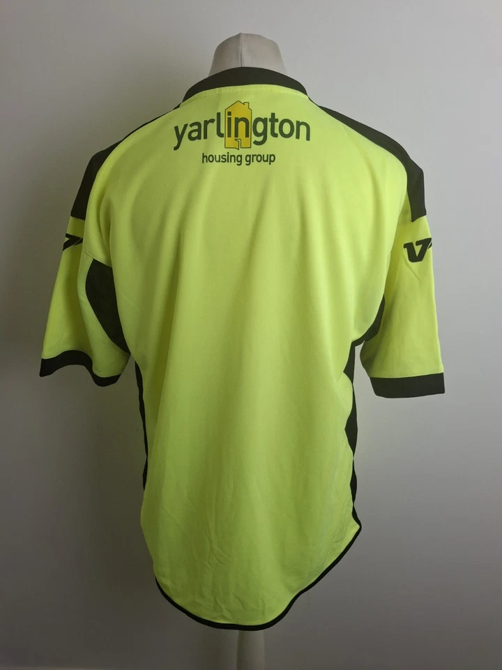 Yeovil Town Away Shirt 2011/2012 Xl I'm Great Condition - Image 2 of 4