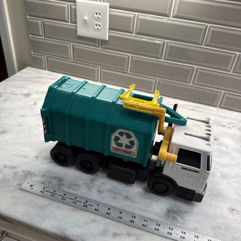 Used Matchbox Garbage Truck 15" Large Scale, Sound FX Matchbox TRUCK ONLY - Image 3 of 4