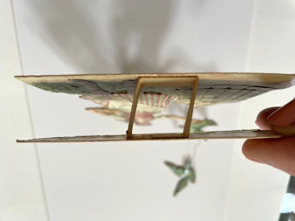 Precioso troquelado 3D vintage "TUCK" con palomas suspendidas por alambre * Foto 3 de 4