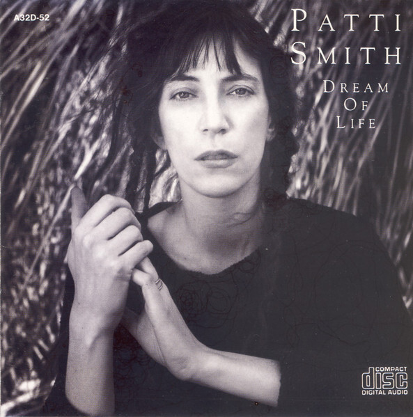 PATTI SMITH Dream of life CD JAPAN 1ST PRESS A32D-52 s2662