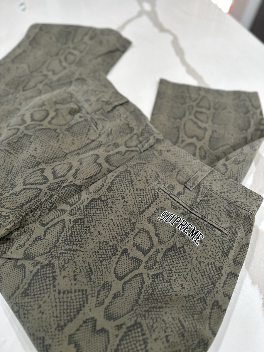 Supreme NY Snake Print Chino Pant OLIVE SS24 SZ 36 Brand New Supreme NY Snake Print Chino Pant OLIVE SS24 SZ 36 Brand New