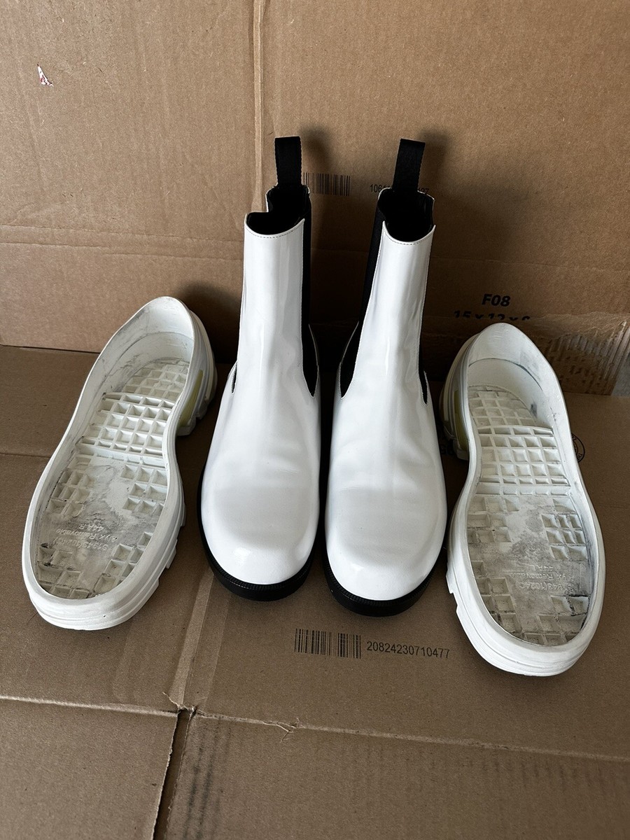 1017 Alyx 9SM Chelsea Boot w/Removable Vibram Sole Size 44 1017 Alyx 9SM Chelsea Boot w/Removable Vibram Sole Size 44