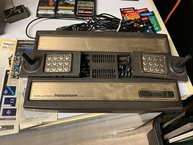 Intellivision Console with voice module and 36 games Donkey Kong & Manuals