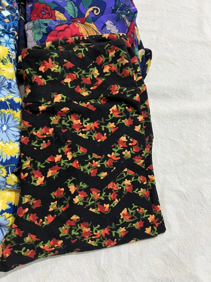 Lote de 6 Leggings LulaRoe Sortidas Estampas Florais Tamanho Único Compatível com a maioria Reg. - Imagem 4 de 4