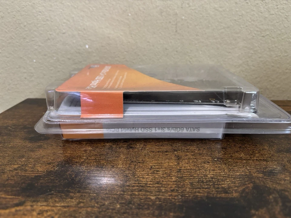 SIIG SATA 6Gb/s 3i+1 SSD Hybrid PCIe PC Cables Screws Software Guide Brand New - Image 4 of 4