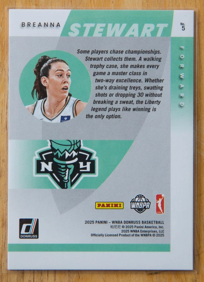 2025 Donruss WNBA SSP PINNACLE CASE HIT EXECUTIVE Coleção BREANNA STEWART - Imagem 2 de 2