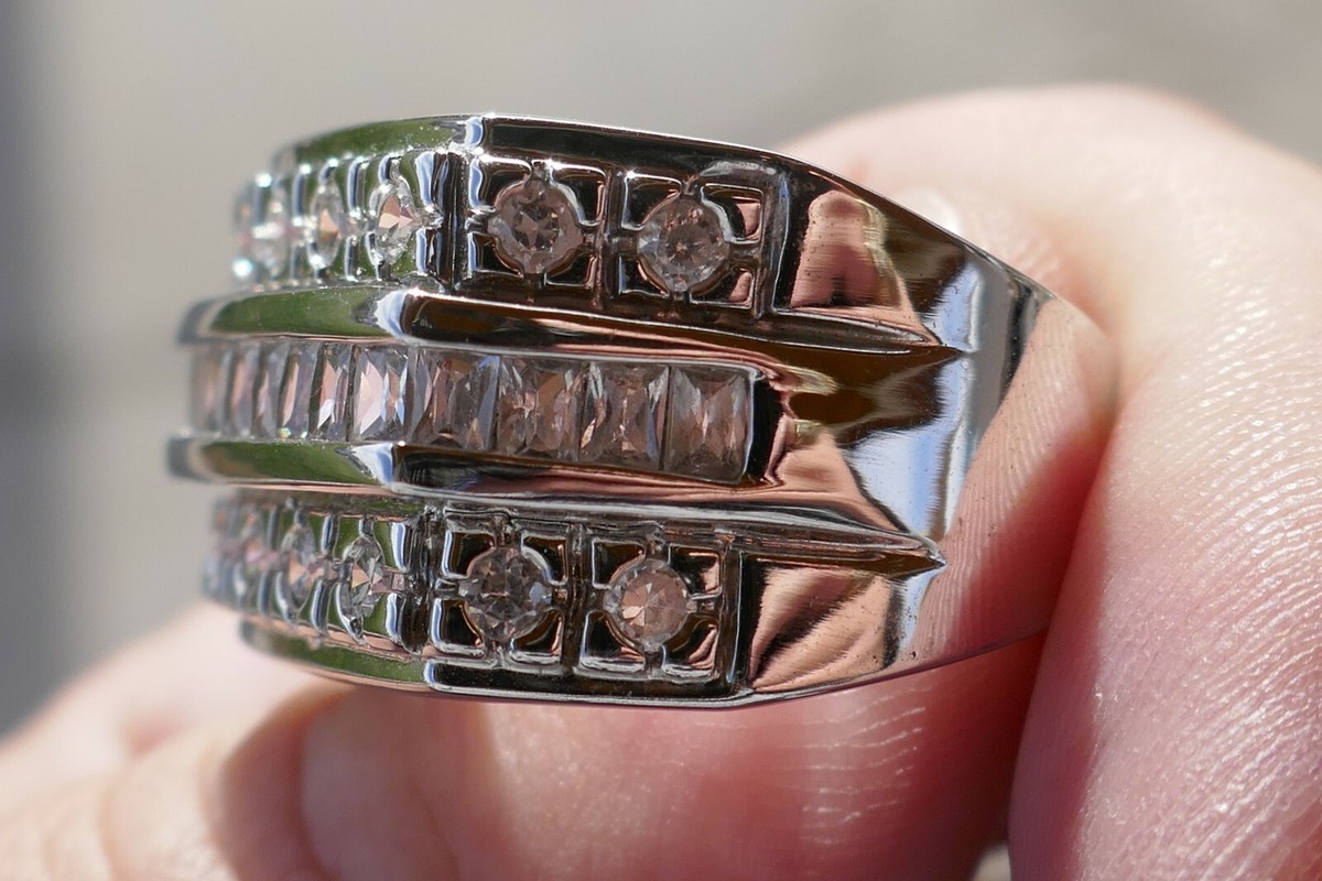 Vintage Designer GM Sterling Silver & Clear Stone Ring Vintage Designer GM Sterling Silver & Clear Stone Ring