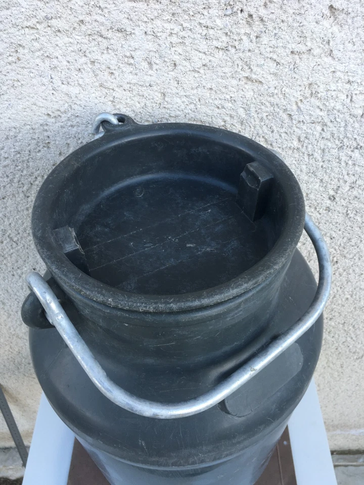 Ancien bidon à lait / 20 litres / Plastique / Marque AMI / Années 70 - Photo 2/4