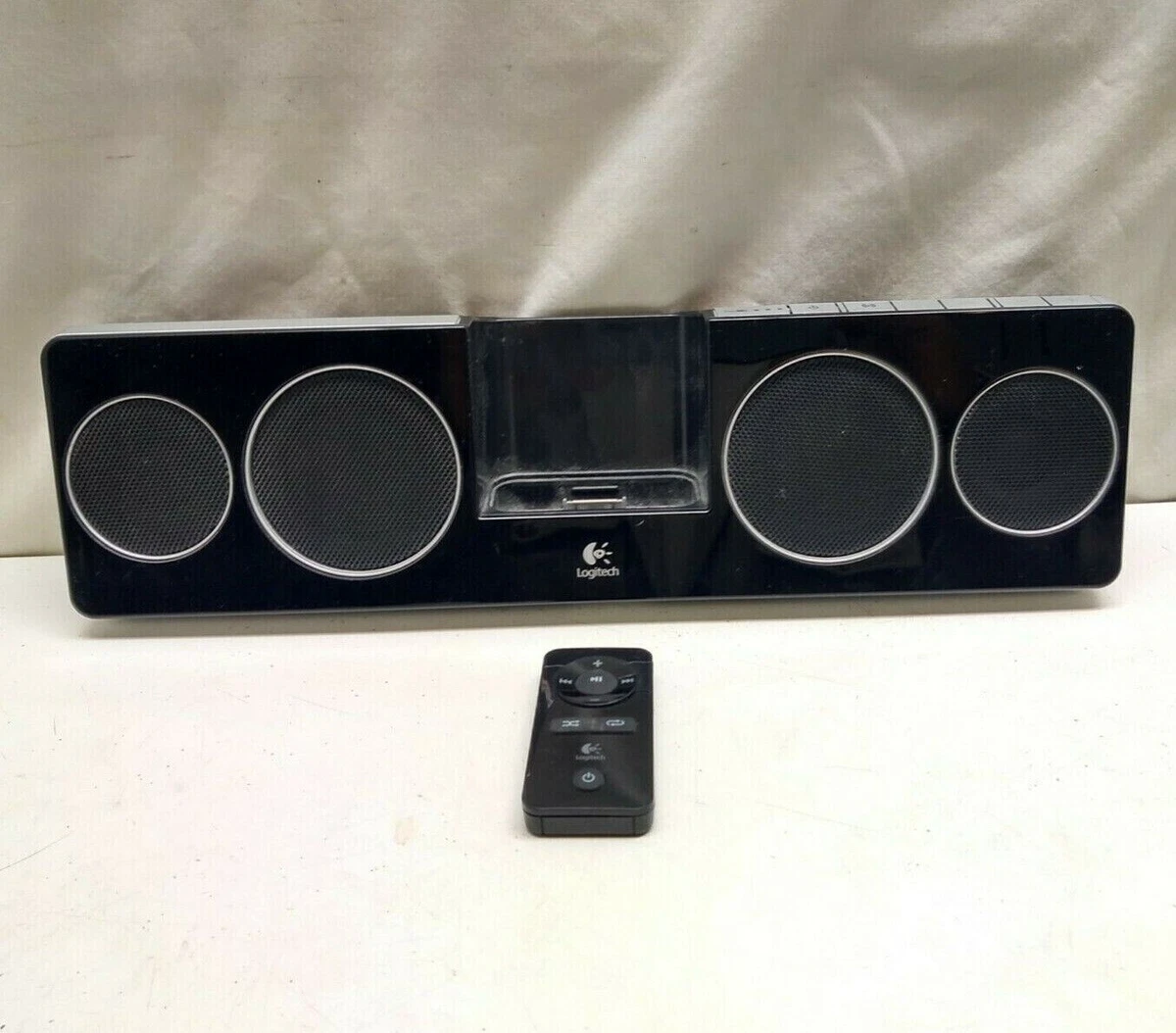 Logitech iphone hotsell 4 speaker dock