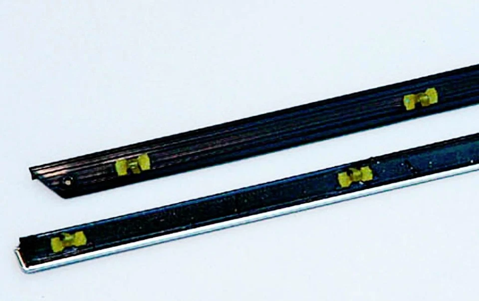 ¡NUEVO! Mustang Beltline Weatherstrip Fastback 1971 1972 1973 kit de 8 piezas sellos de puerta Foto 2 de 4