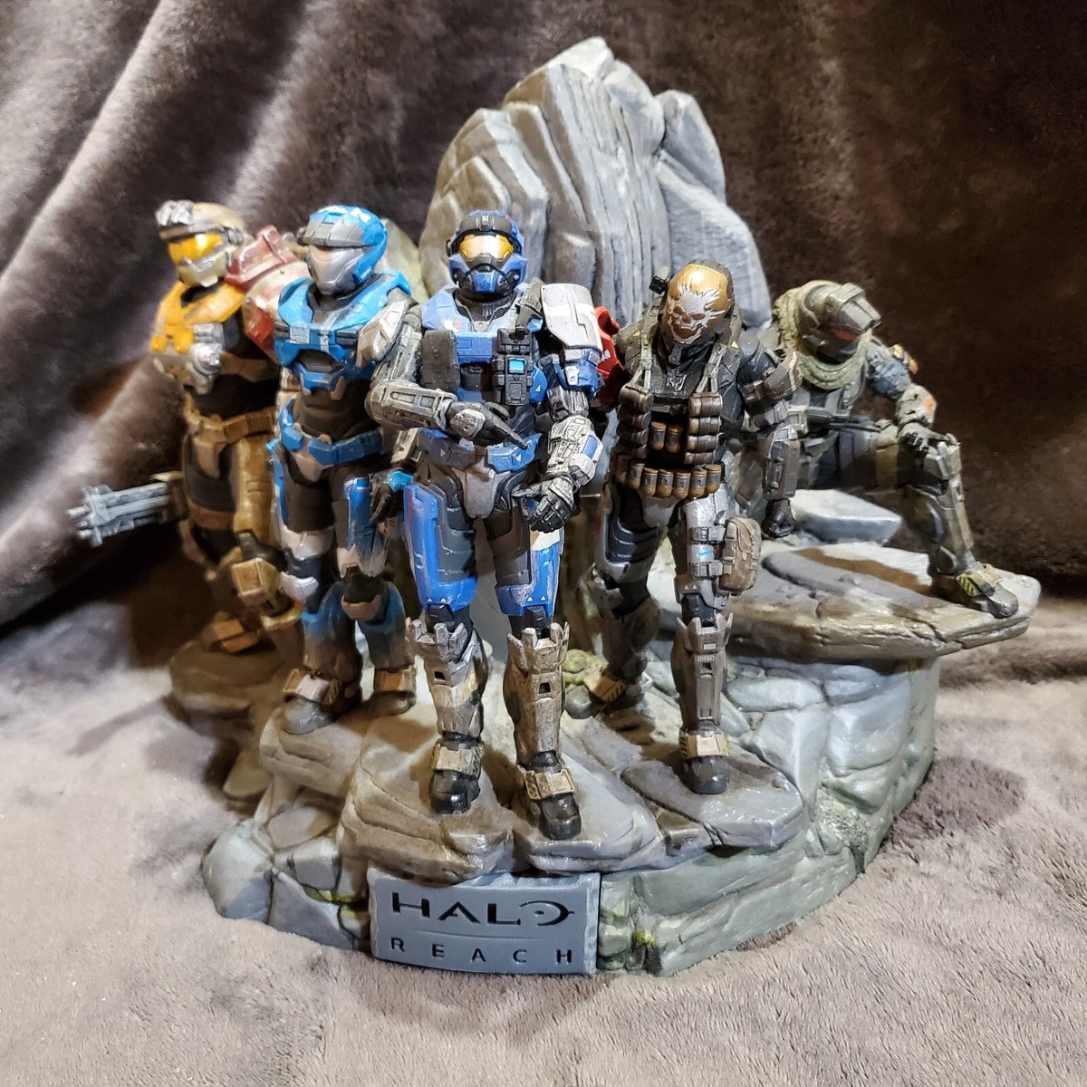 HALO REACH フィギュアセット Legendary Edition Halo Reach Legendary Edition: Noble Team Statue Figures - READ