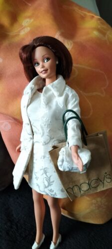 barbie da collezione City Shopper 1996 Macy's - Foto 3 di 9