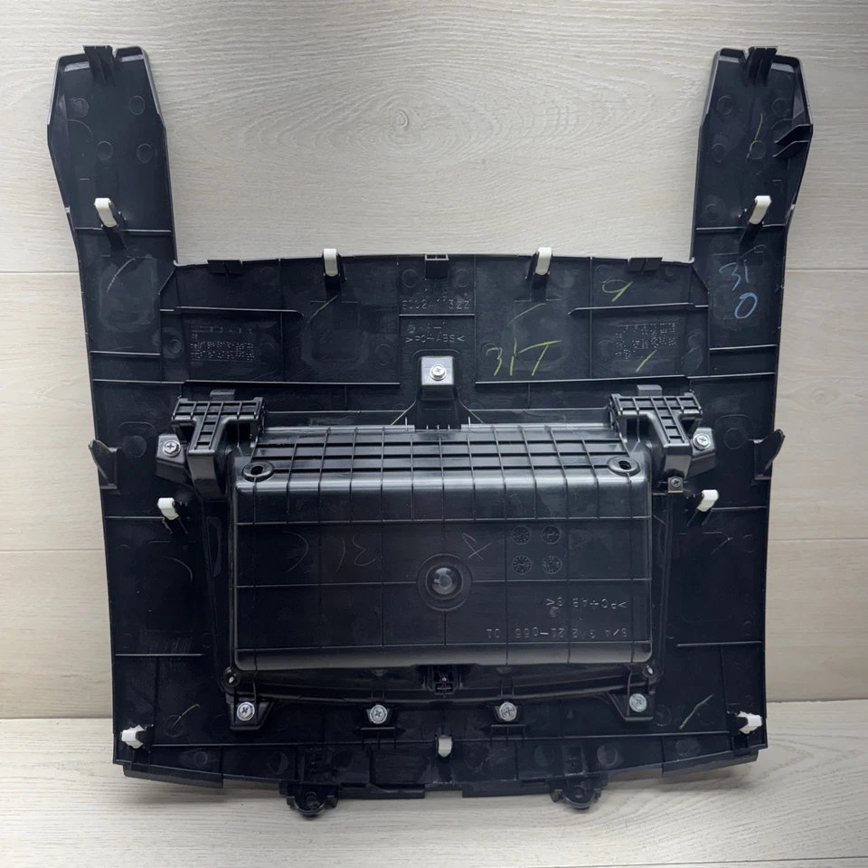 Mitsubishi Outlander 2007-2013 tablero superior central delantero caja de almacenamiento cubby fabricante de equipos originales Foto 4 de 4