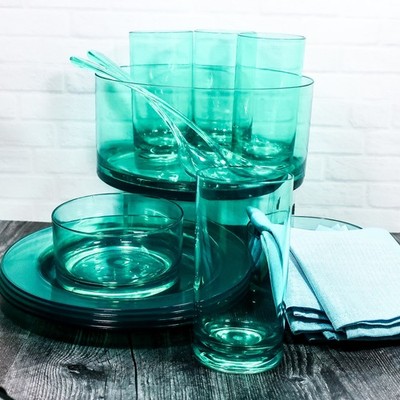 Teal Plastic Outdoor Entertain Dishes/Plates/Cups - 13 Piece Set plus 4 Napkins
