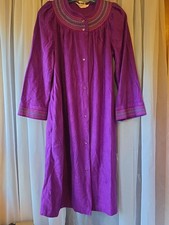Vintage Lindsay Jordan Robe Medium Purple Embroidered Pearl Snaps