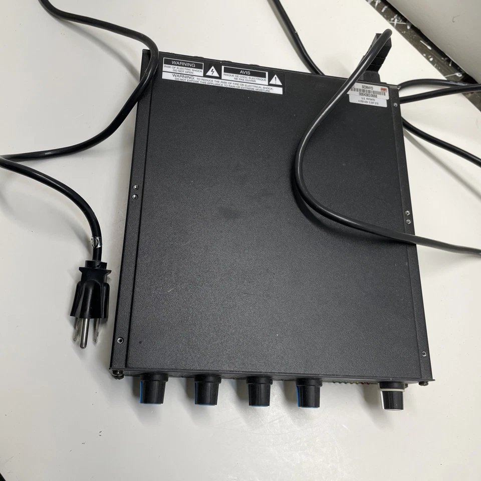 Shure SCM410 4-Channel Auto Microphone Mixer w/ power cord - Image 4 of 4