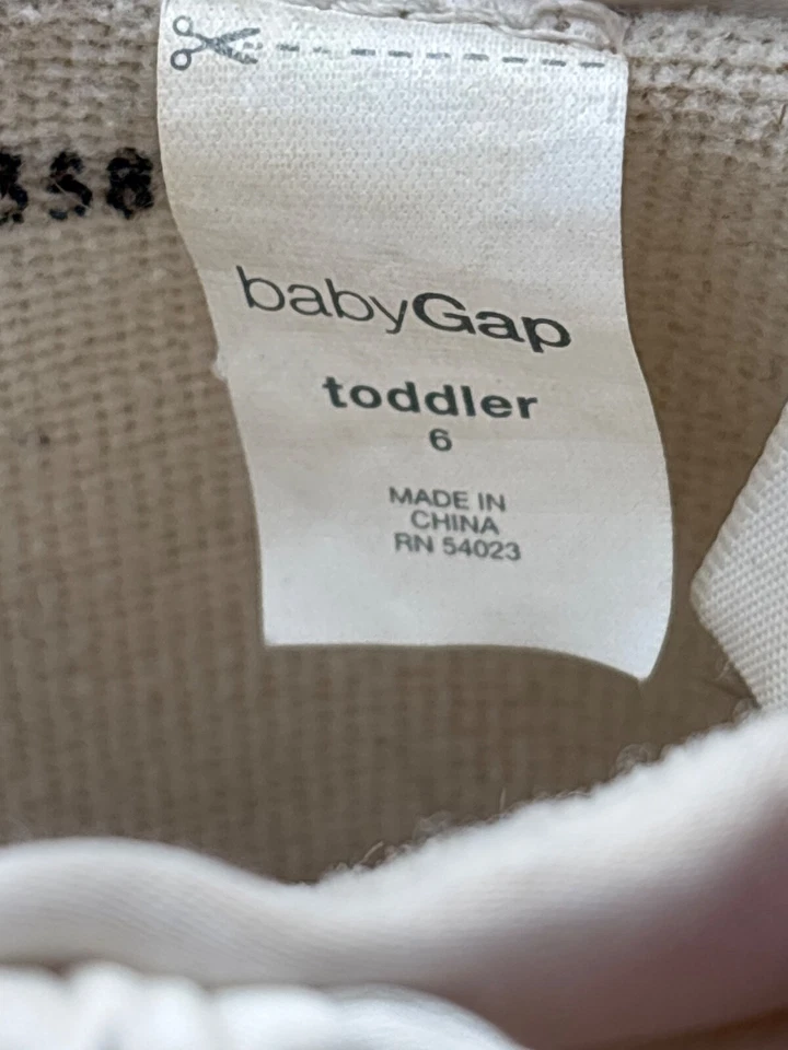 Botas con lazo de piel sintética Baby Gap, talla 6 niño pequeño Foto 3 de 4