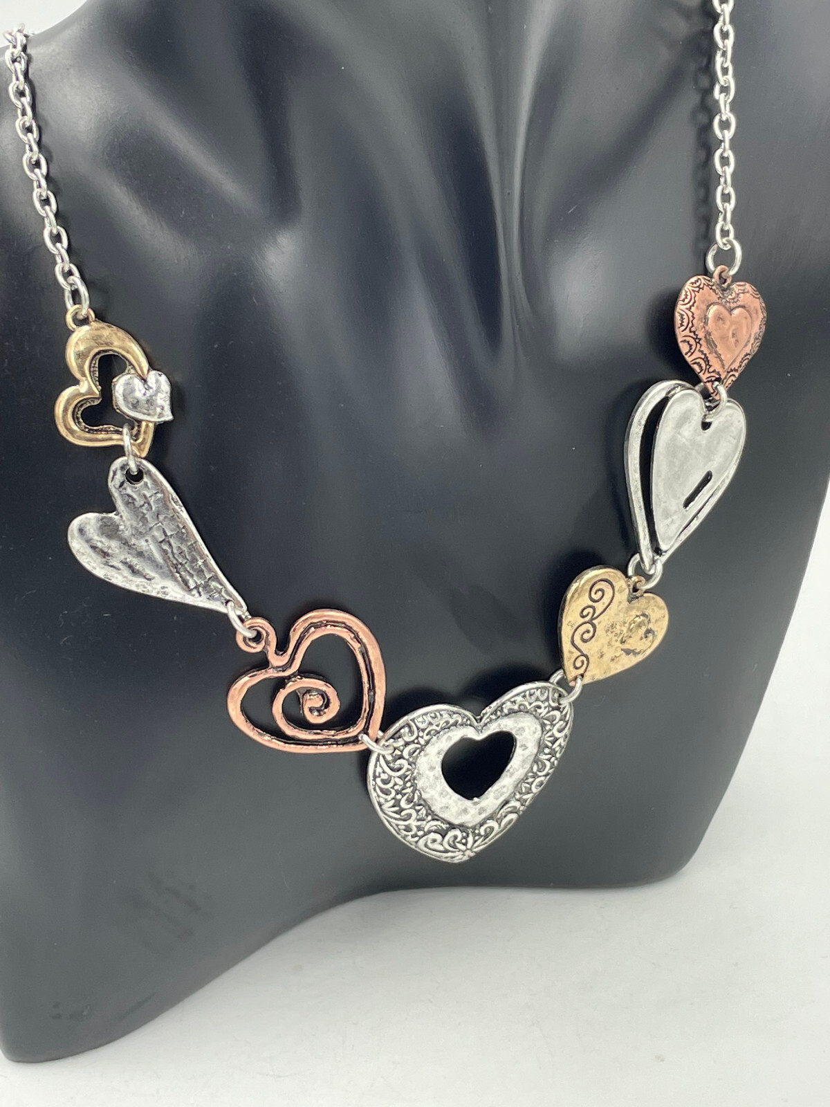 Set collana e orecchini maglia cuore rustico vintage argento e oro foto 6