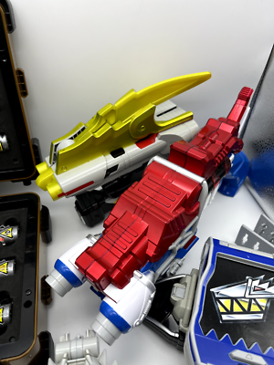 BANDAI DX Megazords Power Ranger Dino Charge Kyoryuger giga BANDAI DX Megazords Power Ranger Dino Charge Kyoryuger giga
