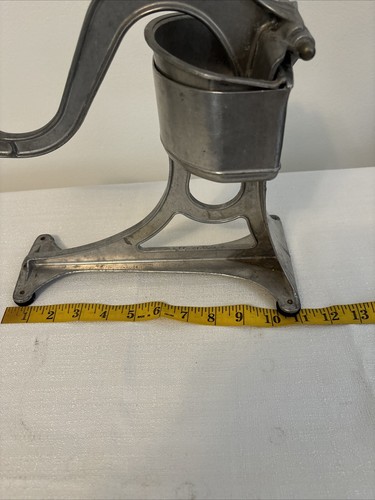 Vintage Universal Juicer Citrus Squeezer Hand Press Aluminum w/Strainer USA - Picture 7 of 15