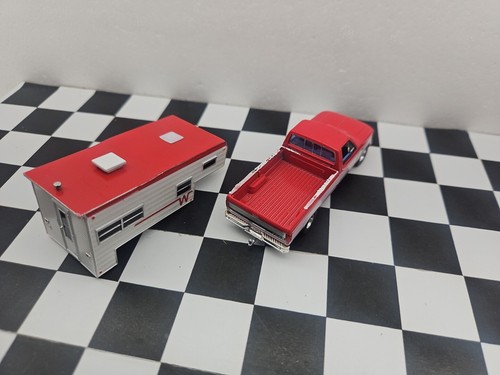 1995 Ford F-250 w/ Winnebago Camper Diecast 1:64 Scale Model - Greenlight 30449 - Picture 9 of 14