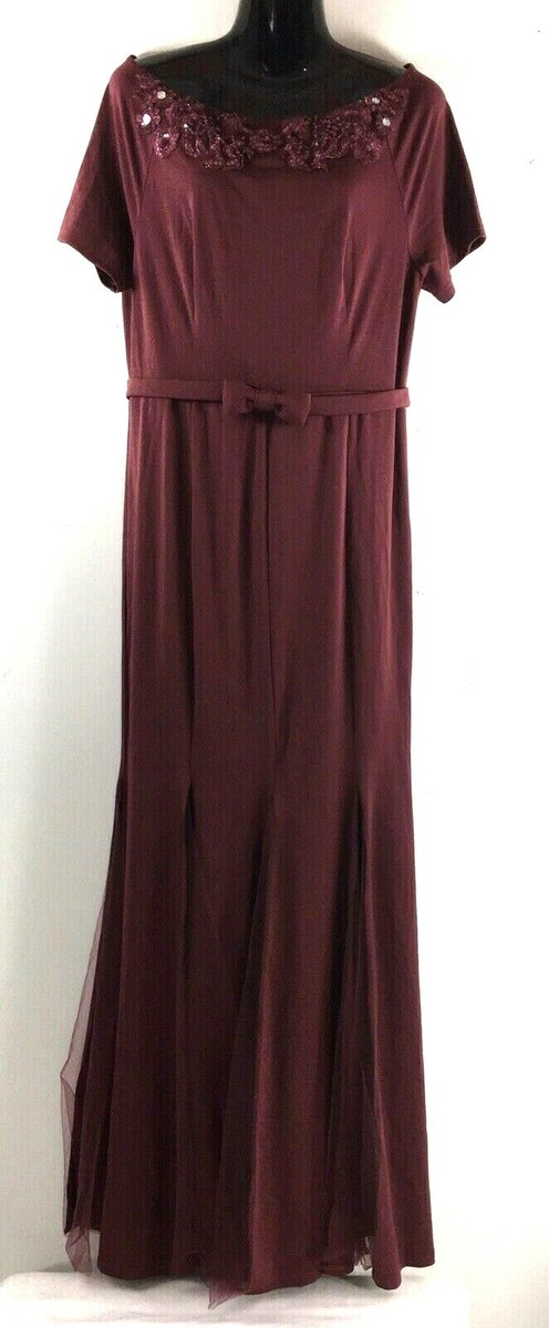 burgundy dress size 12 Bambina Burgundy Scoop-Neck Pleated Maxi Dress – Club L London main image 1