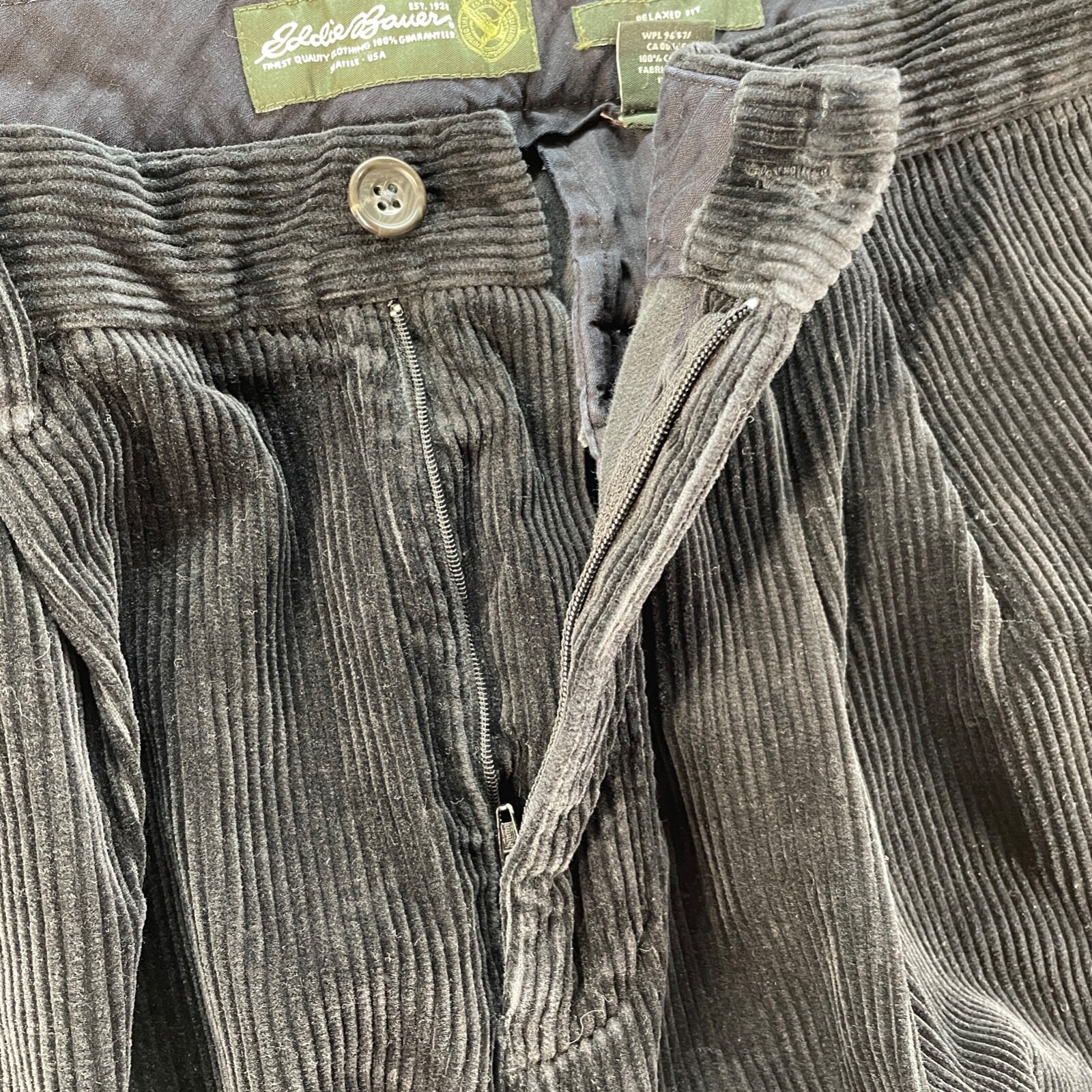 EDDIE BAUER RELAXED FIT Mens Pleated Corduroy Pants 100 COTTON 38x34