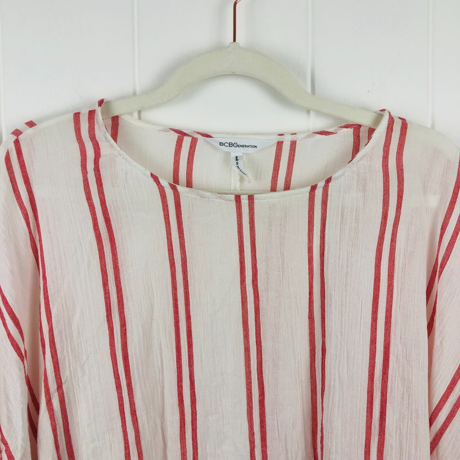 BCBGeneration Flutter Sleeve Crop Top Medium - image 4