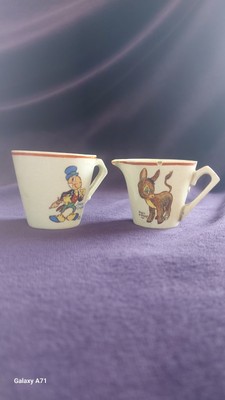 Signiertes Disney Esel Milchkännchen und Jiminy Cricket 4 cm hoch einige Knabbereien
