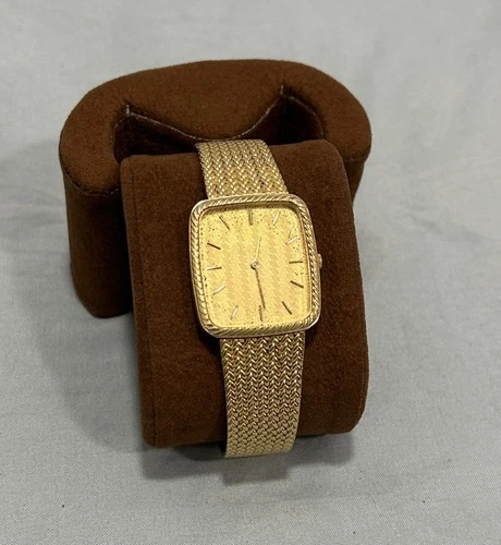 Vintage Seiko 7430-5340 Gold Tone Ladies Tank Watch Gold Dial Mesh Bracelet