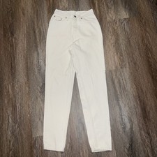 Vintage 1993 Women  s Levi 512 Slim Fit Tapered Leg Size 7M White