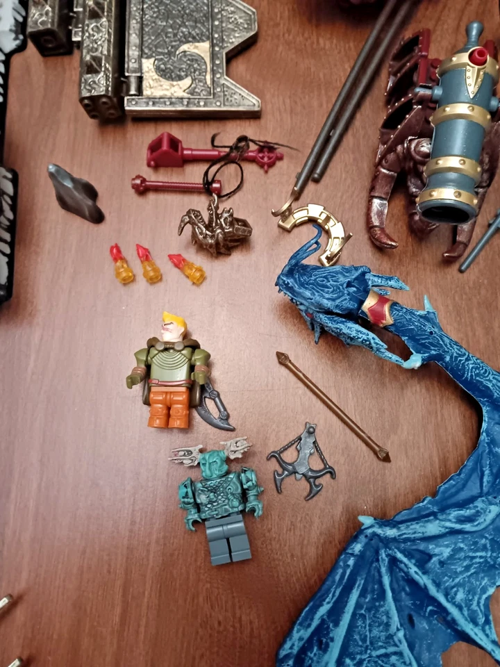 Mega Bloks Dragons Metal Ages Ramparts of Ryousan 9813 Parts and Pieces - Image 4 of 4