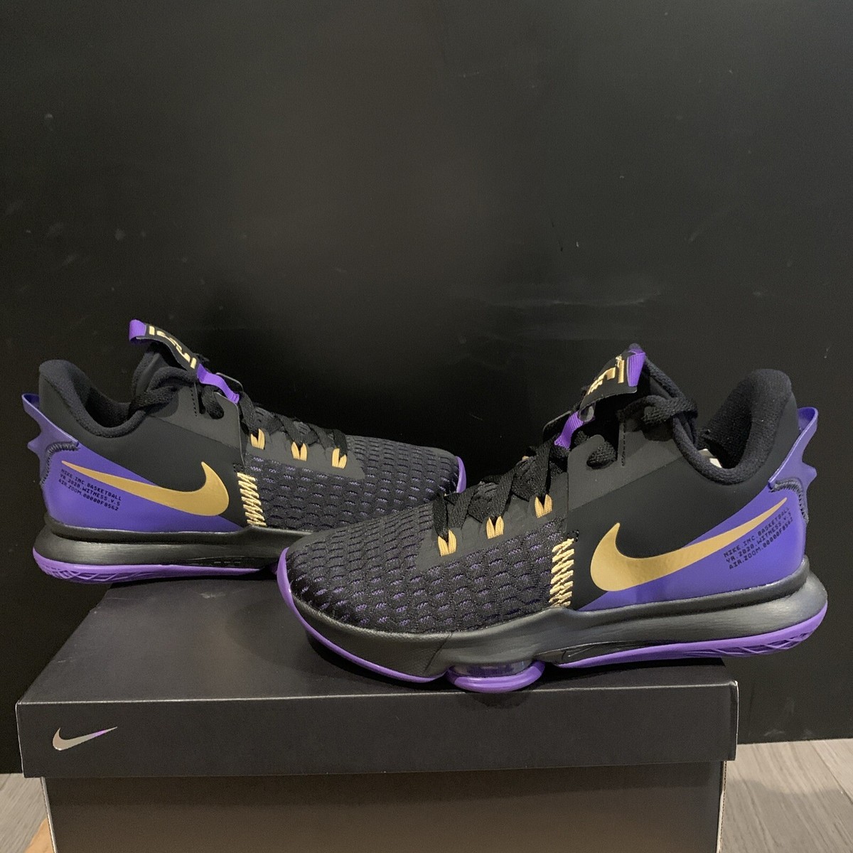 Size Nike LeBron Witness Fierce Purple Metallic Gold