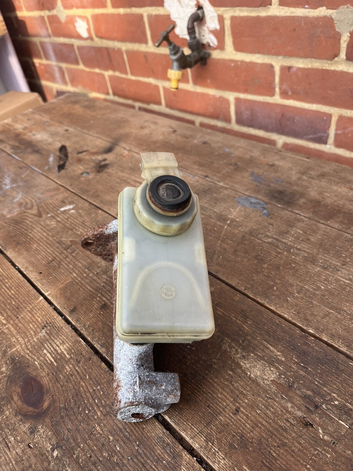 Ford Cortina Mk5 Brake Fluid Reservoir And Master Cylinder eBay