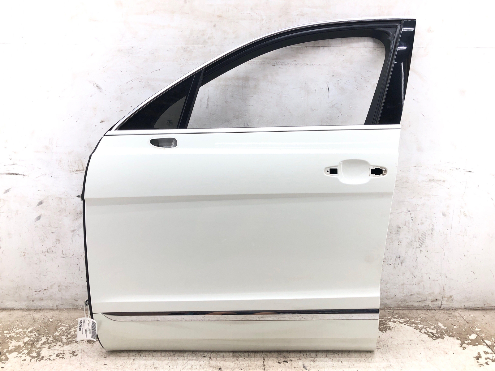 2016-2020 BENTLEY BENTAYGA FRONT LEFT DOOR SHELL W/O GLASS/HANDLE GLACIER WHITE