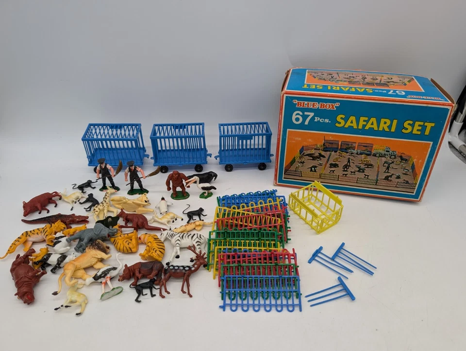 BLUE BOX Safari Set - Vintage With Box Incomplete Missing Truck & Other Pieces  - Image 2 of 4
