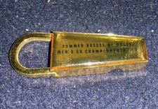 KEYCHAIN y WHISTLE - Summer Breeze, NC USATF Men's 5k Championship RUN 1998 