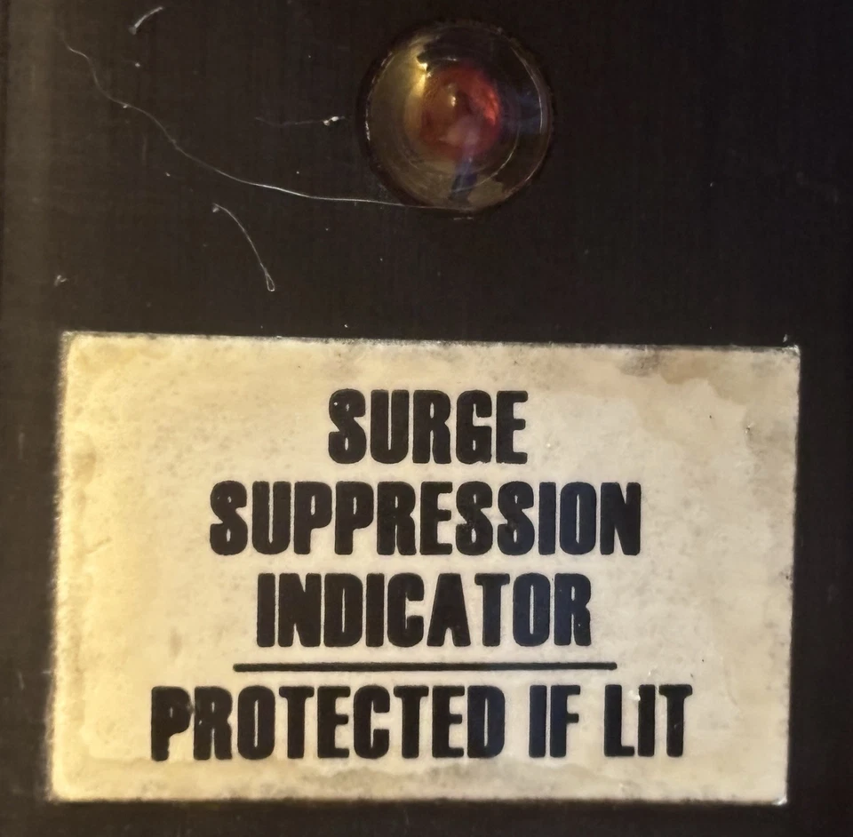 Middle Atlantic PD-815SC-8 Outlet 15A Power Tap Strip on PS-02 Mounting Bracket - Image 4 of 4