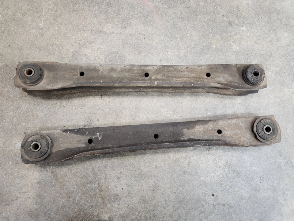 Brazos traseros inferiores Cutlass Monte Carlo Regal Grand Prix 1978-88 El Camino Foto 2 de 4