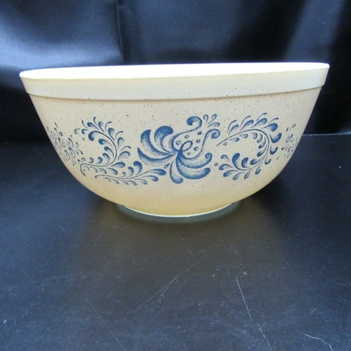 Vintage PYREX #403 Homestead Nesting Mixing Bowl 2½ qt. Tan Speckled Blue Design