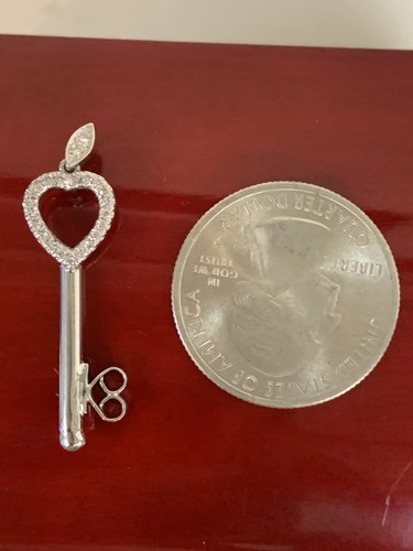 UNIQUE 14K White Gold Natural .25Ct Round Diamond KEY Pendant 34mm Long 2.1Gr - Picture 12 of 12