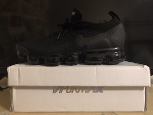 triple black vapormax flyknit 2