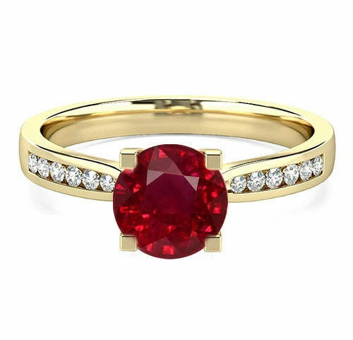 Anelli di lusso con gemme rosse zaffiro