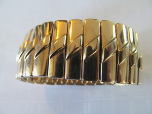 Authentic JAPAN GOLD PLATED w/POLISH PLAIN DESIGNED PANELS EXPANDABLE BANGLE BRACELET