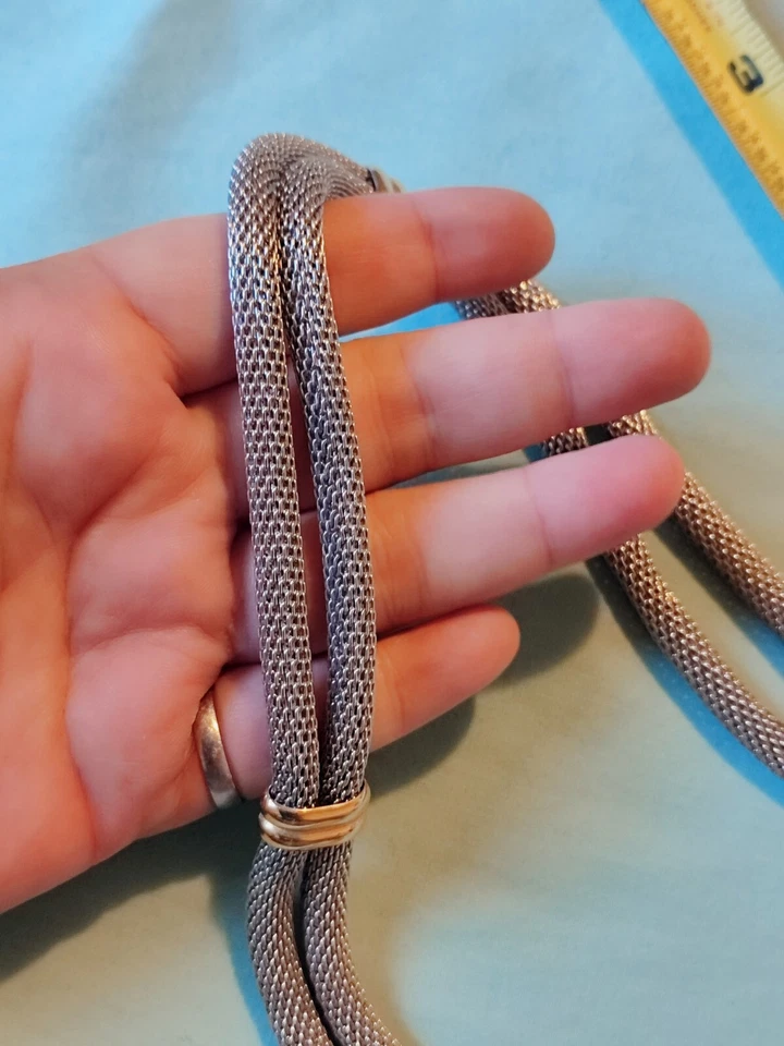 Colar Nat Landau Hyman malha NLH fio duplo prata e ouro 2 tons - Imagem 2 de 4