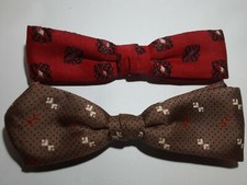 Lot of 2 Vintage Retro Bow Ties Clip On Rust Resistant Fun Red Brown Old Fashion