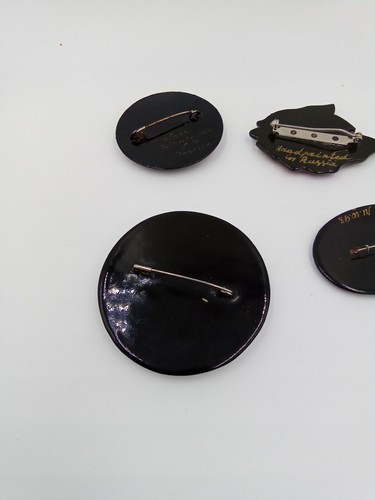 Vintage Hand Painted Wooden Lacquer Brooches Pre-owned - Picture 4 of 11