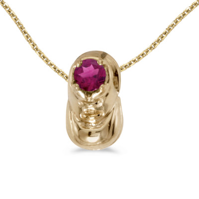 10k Gelbgold runder Rhodolith Granat Baby Bootie Anhänger mit 16'' Kette