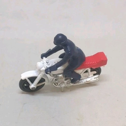 Matchbox Lesney Superfast No33 POLICE MOTORCYCLE with RARER " RED SEAT "