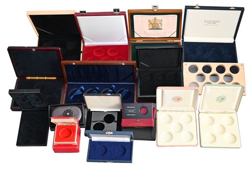 Huge Lot of Assorted Empty Coin Boxes for Crown Size World coins (16) - Picture 4 of 4